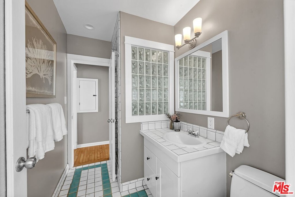 Malibu, California, 90265, United States, 3 Bedrooms Bedrooms, ,3 BathroomsBathrooms,Residential,Forsale,1922128
