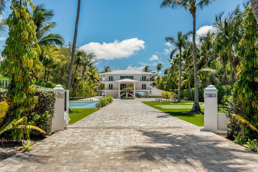 Lower Matecumbe, Florida, 33036, United States, 5 Bedrooms Bedrooms, ,6.5 BathroomsBathrooms,Residential,Forsale,1971976