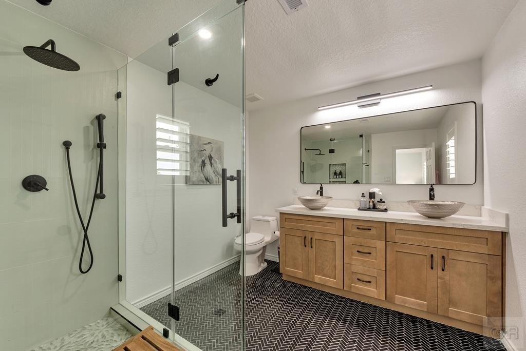 Tiki Island, Texas, 77554, United States, 2 Bedrooms Bedrooms, ,2.5 BathroomsBathrooms,Residential,Forsale,1953101