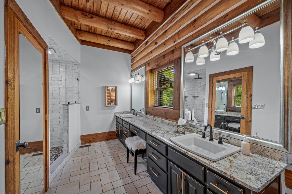Hollywood, Alabama, 35752, United States, 4 Bedrooms Bedrooms, ,2.5 BathroomsBathrooms,Residential,Forsale,1922209