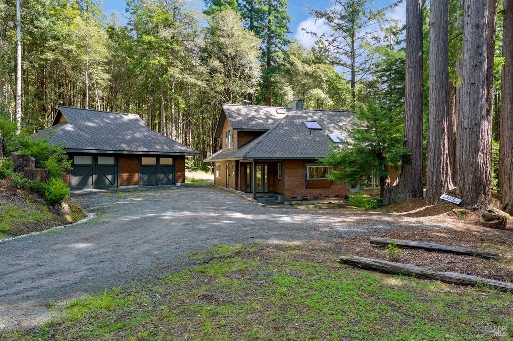 Jenner, California, 95450, United States, 2 Bedrooms Bedrooms, ,2.5 BathroomsBathrooms,Residential,Forsale,1918911