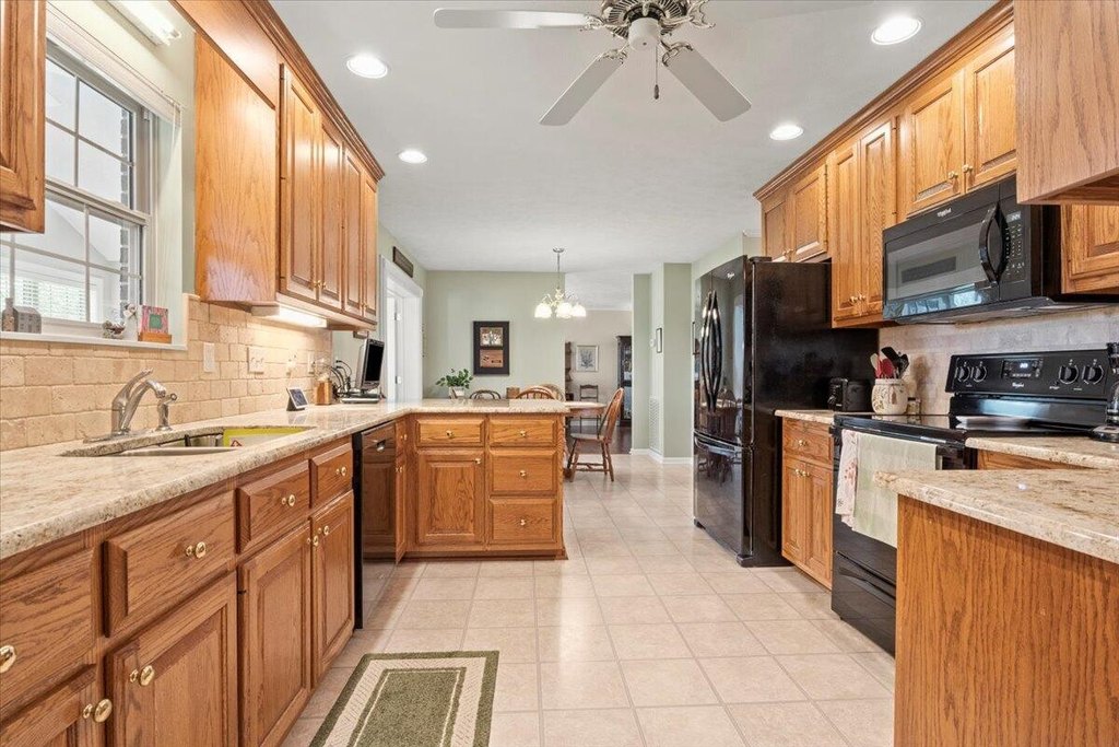 Jefferson City, Tennessee, 37760, United States, 4 Bedrooms Bedrooms, ,2.5 BathroomsBathrooms,Residential,Forsale,1919016