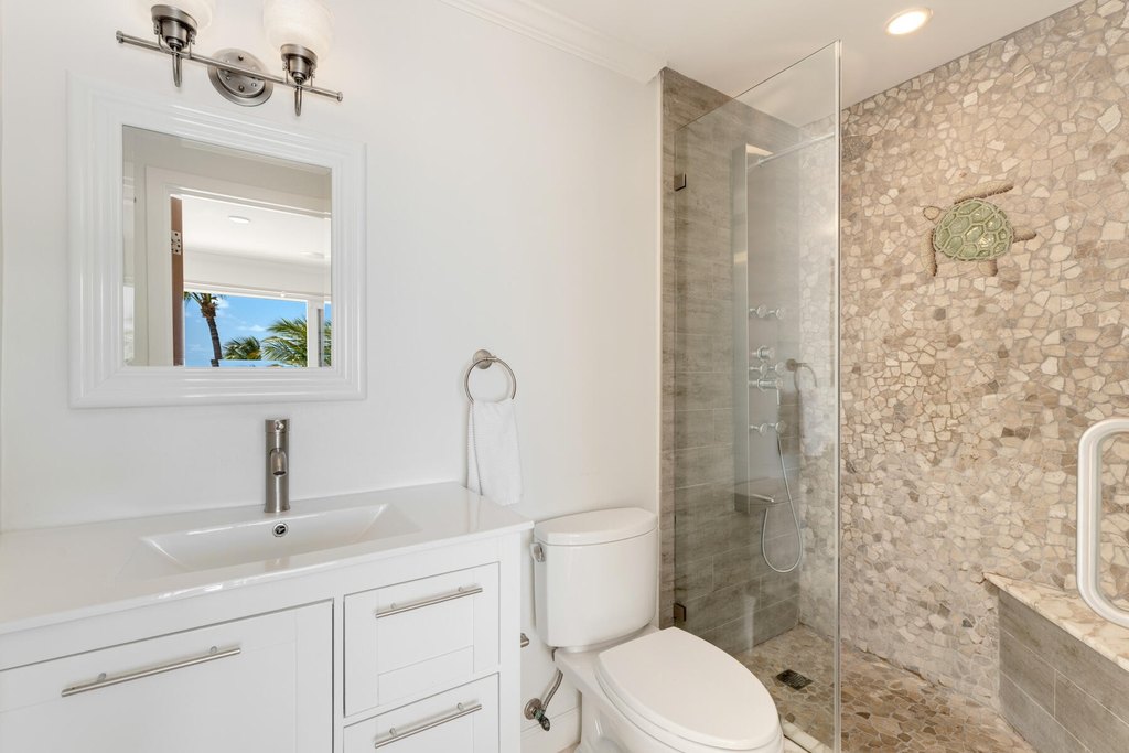 Lower Matecumbe, Florida, 33036, United States, 5 Bedrooms Bedrooms, ,6.5 BathroomsBathrooms,Residential,Forsale,1971976