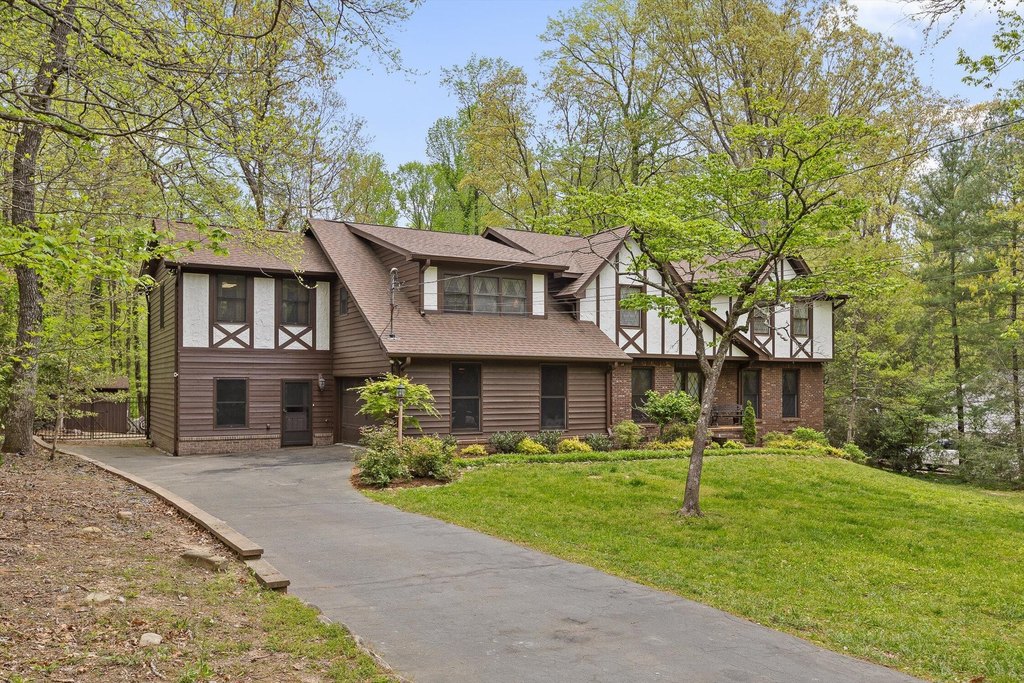 Signal Mountain, Tennessee, 37377, United States, 4 Bedrooms Bedrooms, ,2.5 BathroomsBathrooms,Residential,Forsale,1894386
