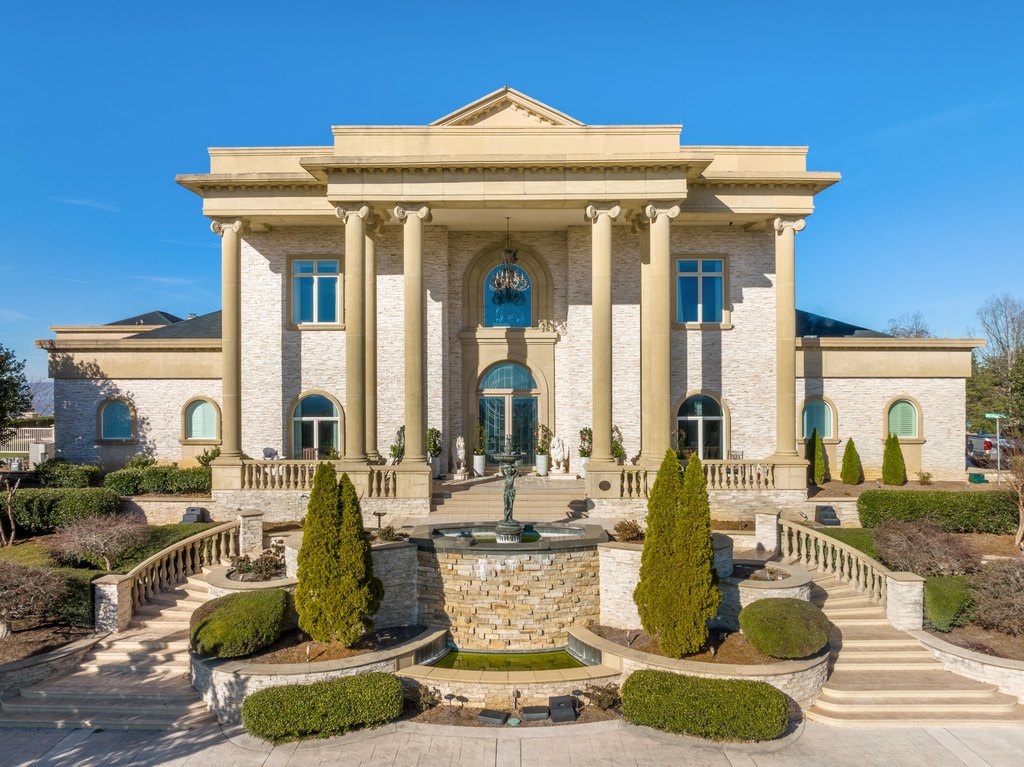 Ooltewah, Tennessee, 37363, United States, 7 Bedrooms Bedrooms, ,8.5 BathroomsBathrooms,Residential,Forsale,1894368