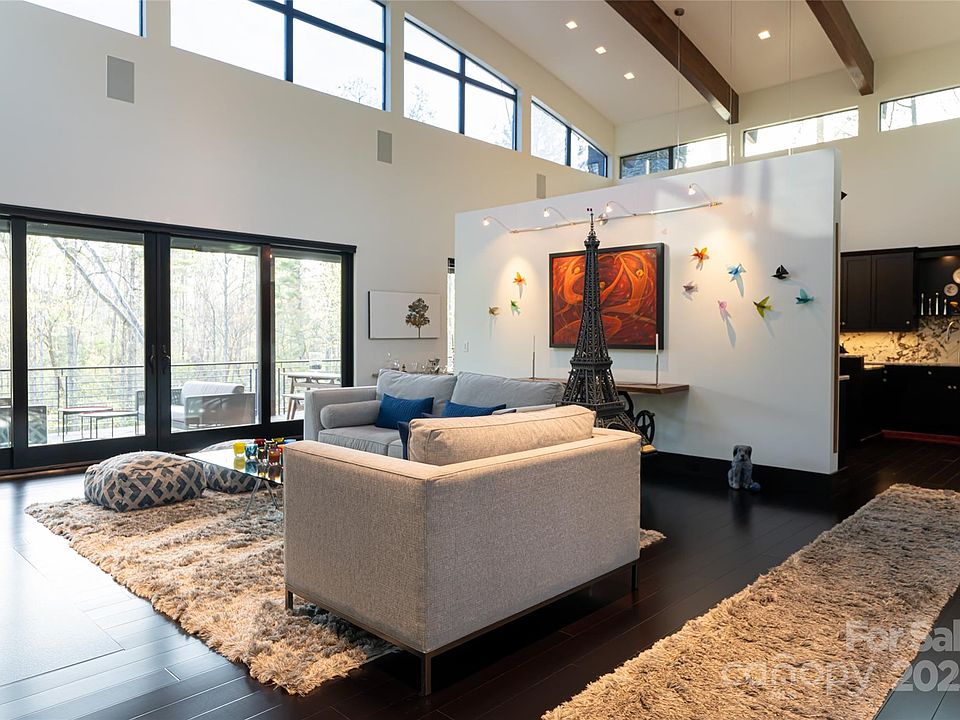 Asheville, North Carolina, 28803, United States, 4 Bedrooms Bedrooms, ,4 BathroomsBathrooms,Residential,Forsale,1886081