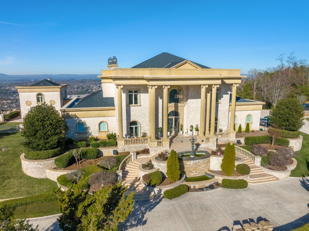 Ooltewah, Tennessee, 37363, United States, 7 Bedrooms Bedrooms, ,8.5 BathroomsBathrooms,Residential,Forsale,1894368