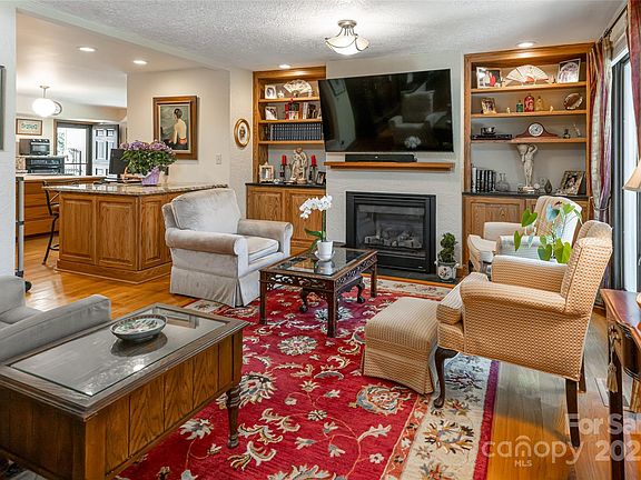 Asheville, North Carolina, 28803, United States, 6 Bedrooms Bedrooms, ,6 BathroomsBathrooms,Residential,Forsale,1886079