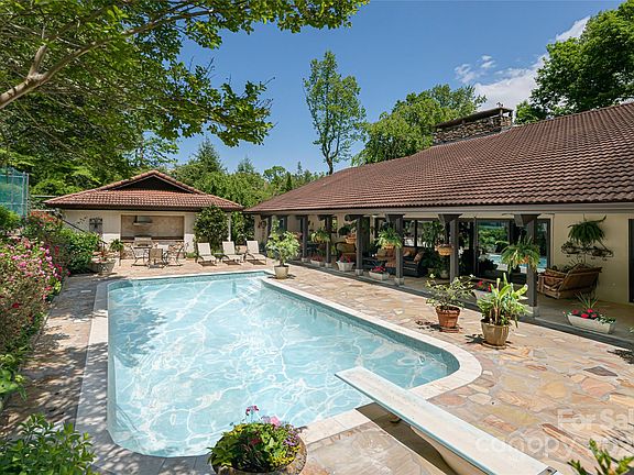 Asheville, North Carolina, 28803, United States, 6 Bedrooms Bedrooms, ,6 BathroomsBathrooms,Residential,Forsale,1886079