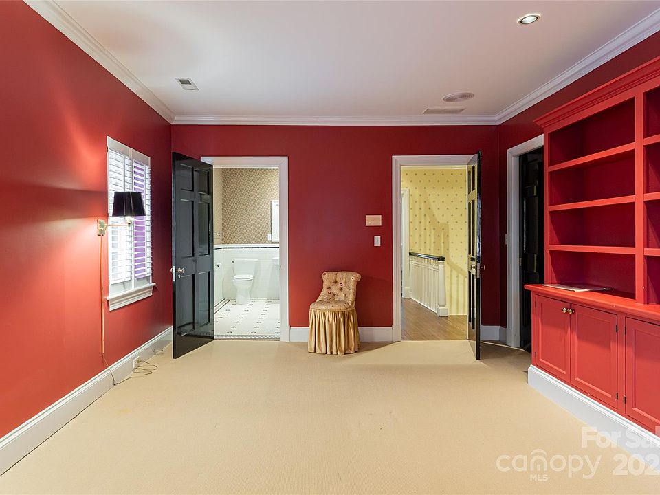 Asheville, North Carolina, 28803, United States, 7 Bedrooms Bedrooms, ,5 BathroomsBathrooms,Residential,Forsale,1886080