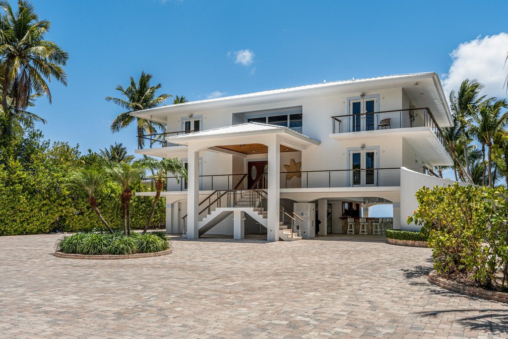 Lower Matecumbe, Florida, 33036, United States, 5 Bedrooms Bedrooms, ,6.5 BathroomsBathrooms,Residential,Forsale,1971976