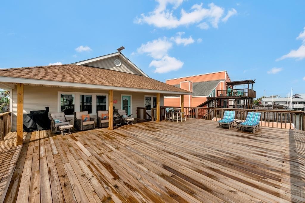 Tiki Island, Texas, 77554, United States, 2 Bedrooms Bedrooms, ,2.5 BathroomsBathrooms,Residential,Forsale,1953101