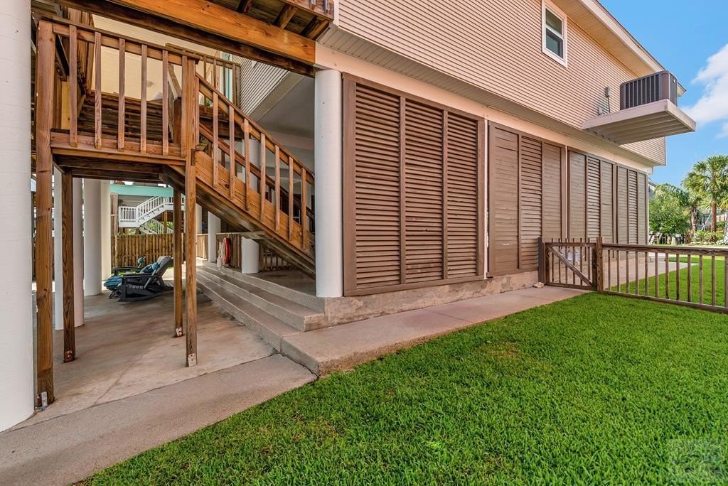 Tiki Island, Texas, 77554, United States, 2 Bedrooms Bedrooms, ,2.5 BathroomsBathrooms,Residential,Forsale,1953101