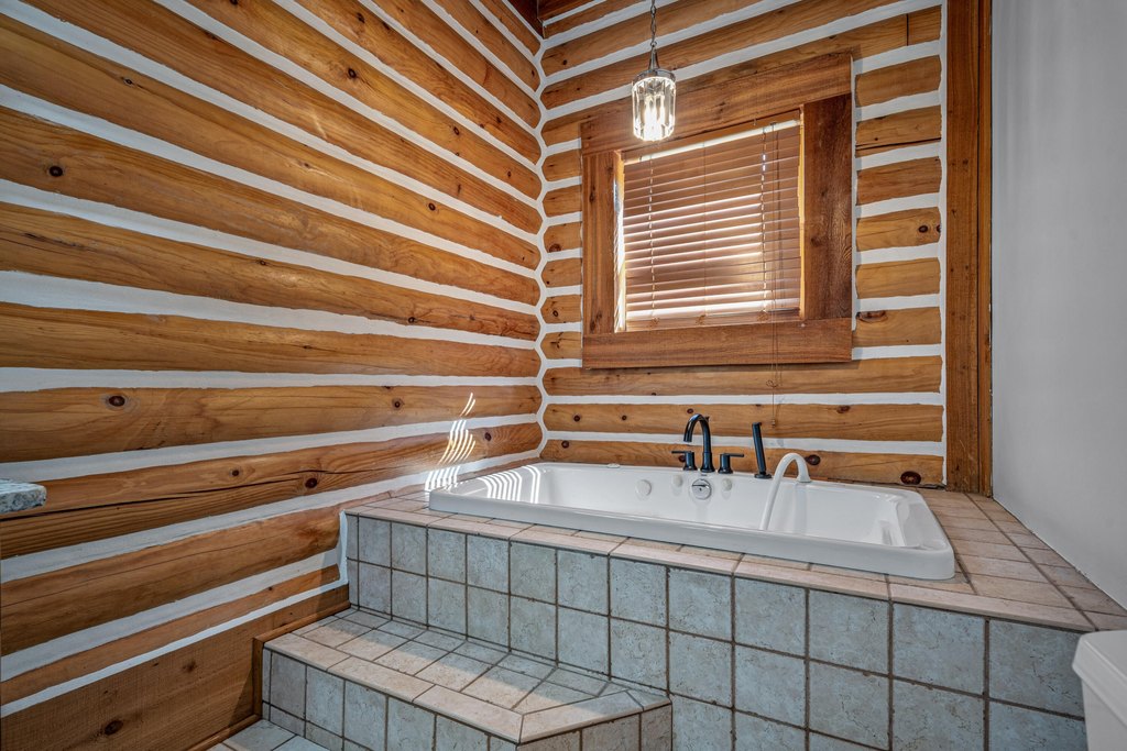 Hollywood, Alabama, 35752, United States, 4 Bedrooms Bedrooms, ,2.5 BathroomsBathrooms,Residential,Forsale,1922209