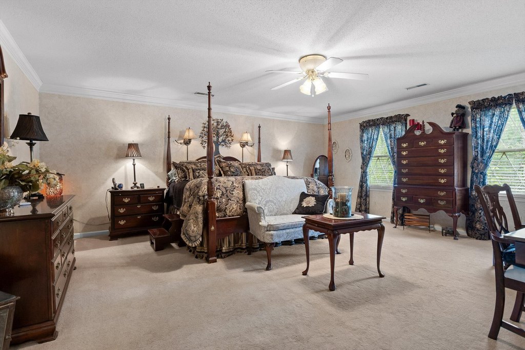 Signal Mountain, Tennessee, 37377, United States, 4 Bedrooms Bedrooms, ,2.5 BathroomsBathrooms,Residential,Forsale,1894386