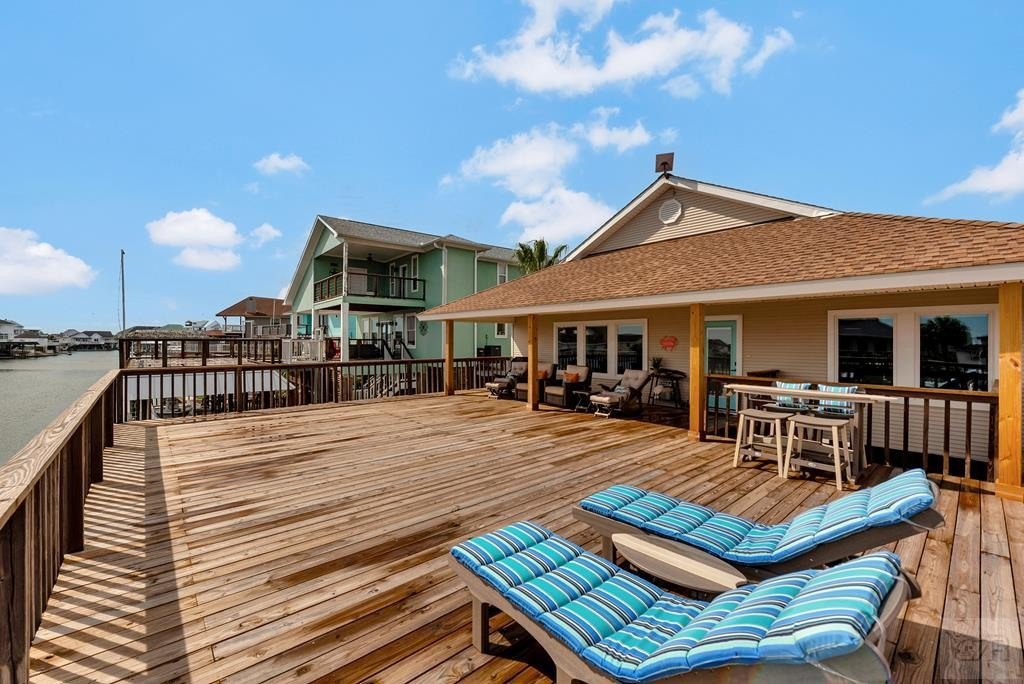 Tiki Island, Texas, 77554, United States, 2 Bedrooms Bedrooms, ,2.5 BathroomsBathrooms,Residential,Forsale,1953101