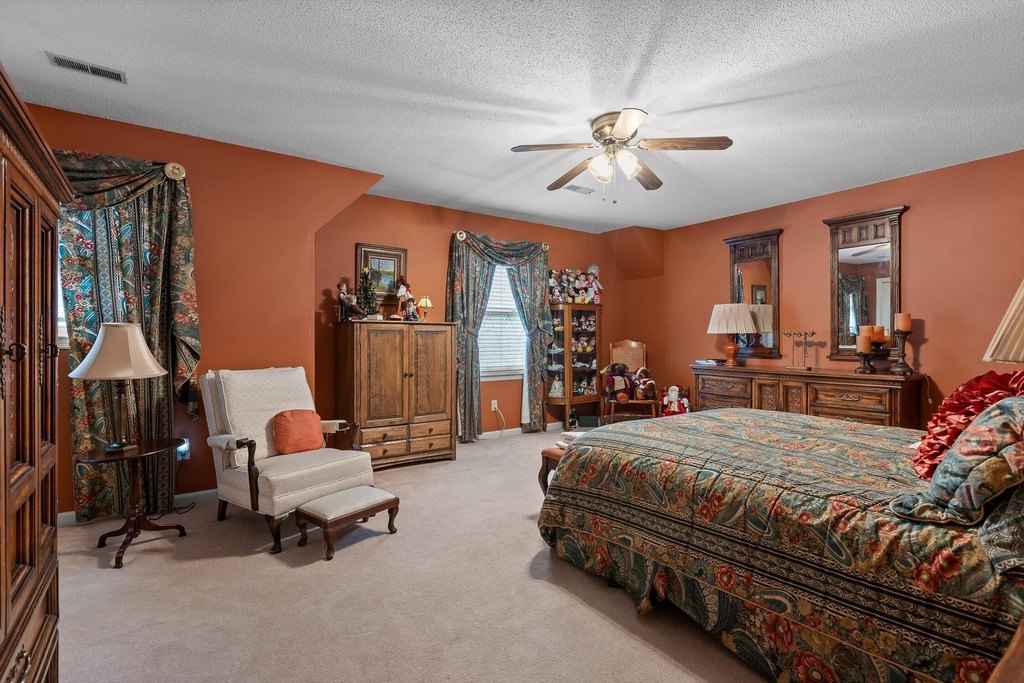 Signal Mountain, Tennessee, 37377, United States, 4 Bedrooms Bedrooms, ,2.5 BathroomsBathrooms,Residential,Forsale,1894386