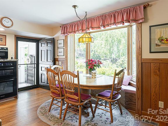 Asheville, North Carolina, 28803, United States, 6 Bedrooms Bedrooms, ,6 BathroomsBathrooms,Residential,Forsale,1886079