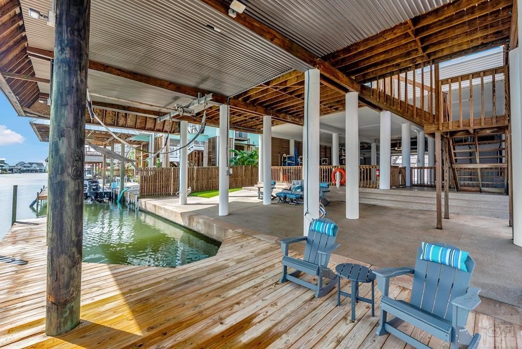 Tiki Island, Texas, 77554, United States, 2 Bedrooms Bedrooms, ,2.5 BathroomsBathrooms,Residential,Forsale,1953101