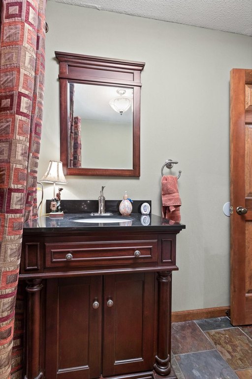 Signal Mountain, Tennessee, 37377, United States, 4 Bedrooms Bedrooms, ,2.5 BathroomsBathrooms,Residential,Forsale,1894386