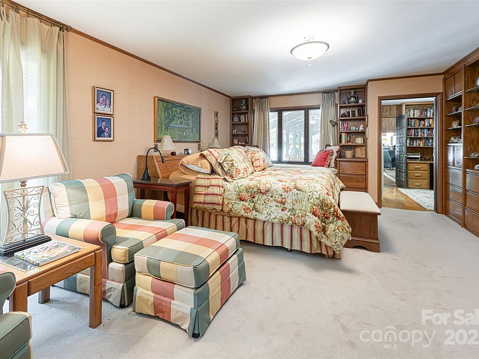 Asheville, North Carolina, 28803, United States, 6 Bedrooms Bedrooms, ,6 BathroomsBathrooms,Residential,Forsale,1886079