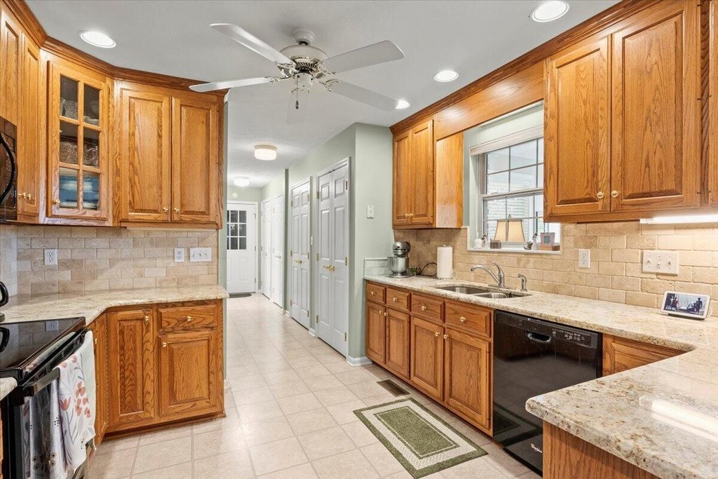 Jefferson City, Tennessee, 37760, United States, 4 Bedrooms Bedrooms, ,2.5 BathroomsBathrooms,Residential,Forsale,1919016