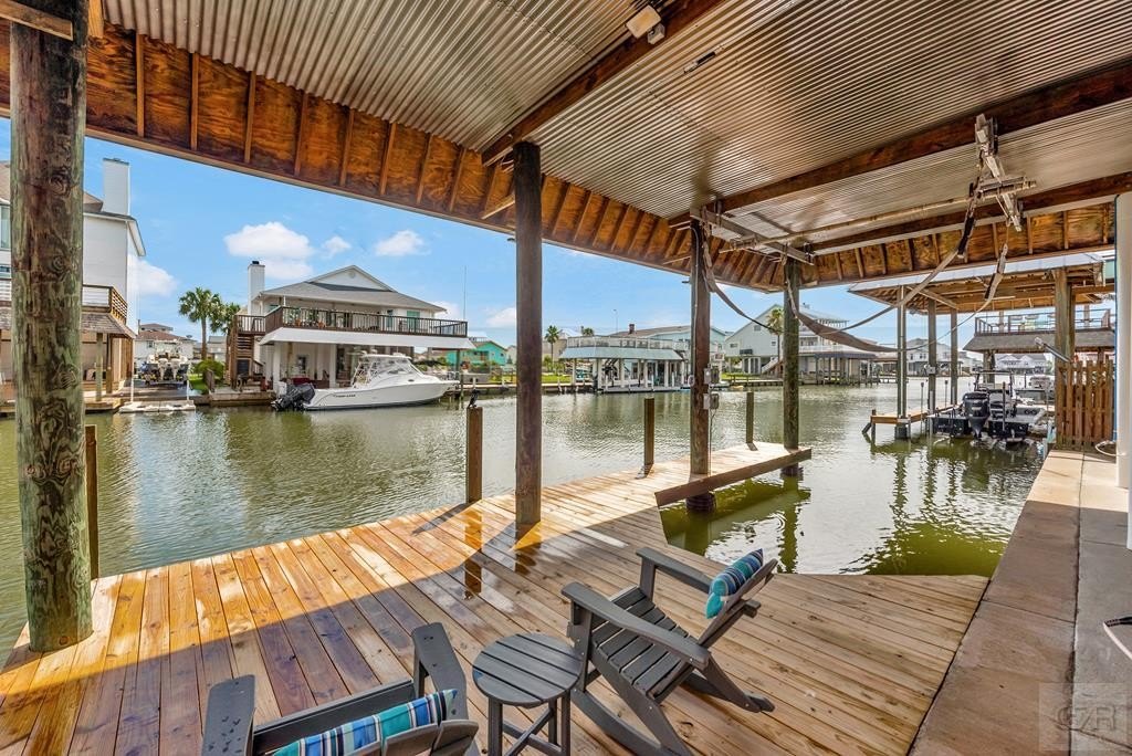Tiki Island, Texas, 77554, United States, 2 Bedrooms Bedrooms, ,2.5 BathroomsBathrooms,Residential,Forsale,1953101