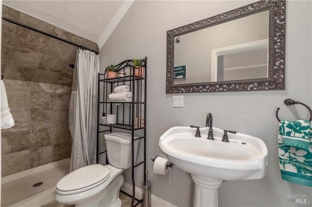 Clearlake, California, 95424, United States, 3 Bedrooms Bedrooms, ,3.5 BathroomsBathrooms,Residential,Forsale,1918969