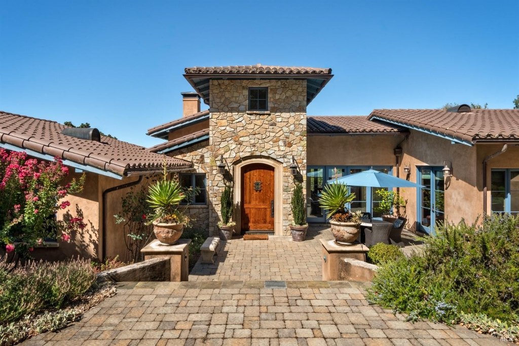 Santa Rosa, California, 95404, United States, 4 Bedrooms Bedrooms, ,4.5 BathroomsBathrooms,Residential,Forsale,1929185