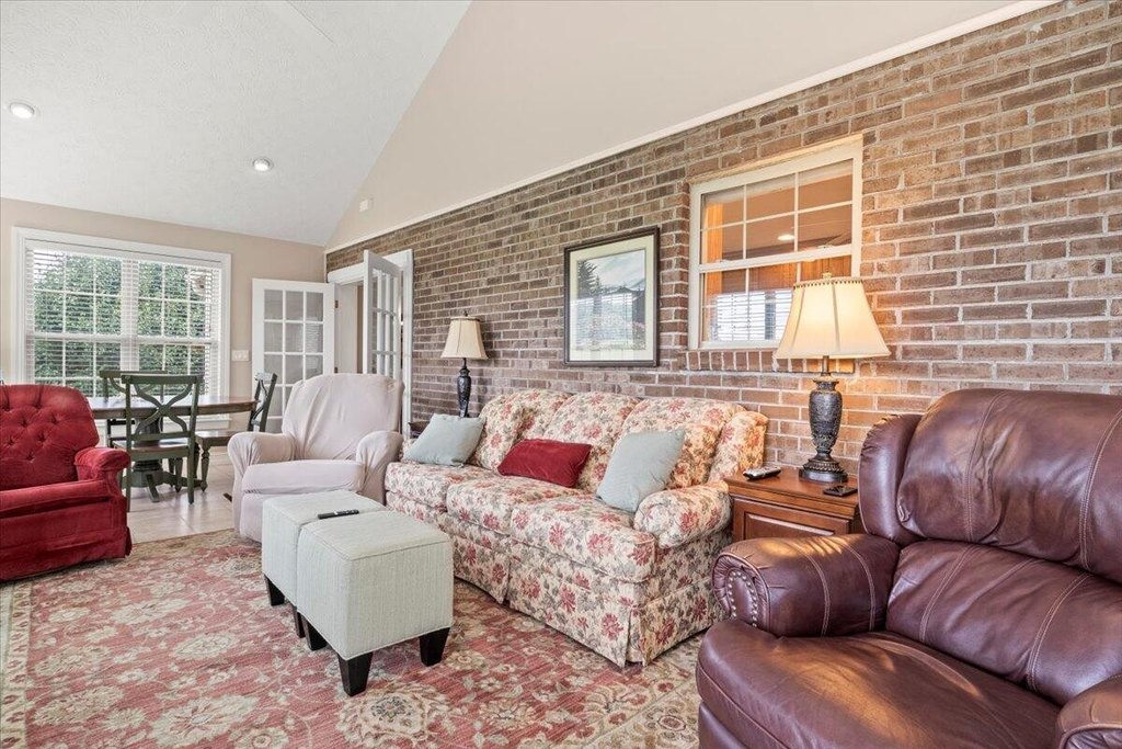 Jefferson City, Tennessee, 37760, United States, 4 Bedrooms Bedrooms, ,2.5 BathroomsBathrooms,Residential,Forsale,1919016