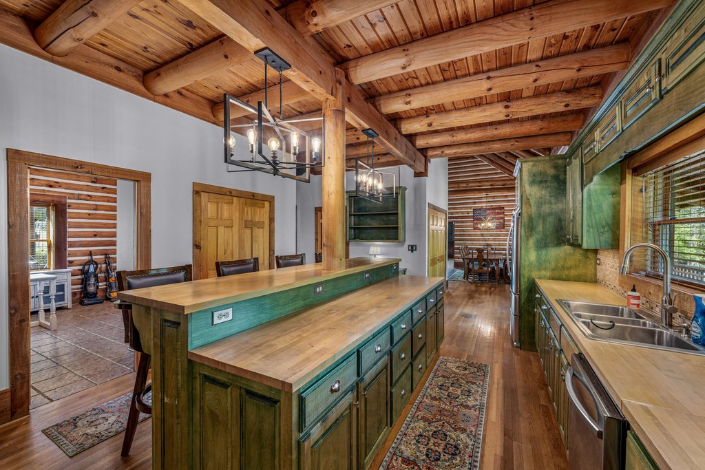 Hollywood, Alabama, 35752, United States, 4 Bedrooms Bedrooms, ,2.5 BathroomsBathrooms,Residential,Forsale,1922209