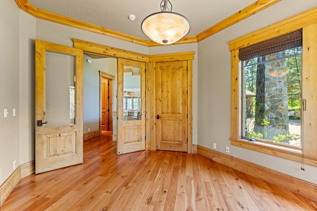 Donnelly, Idaho, 83615, United States, 4 Bedrooms Bedrooms, ,3.5 BathroomsBathrooms,Residential,Forsale,1889369