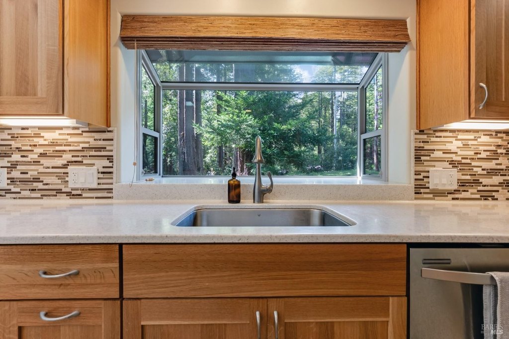 Jenner, California, 95450, United States, 2 Bedrooms Bedrooms, ,2.5 BathroomsBathrooms,Residential,Forsale,1918911