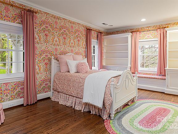Asheville, North Carolina, 28803, United States, 7 Bedrooms Bedrooms, ,5 BathroomsBathrooms,Residential,Forsale,1886080