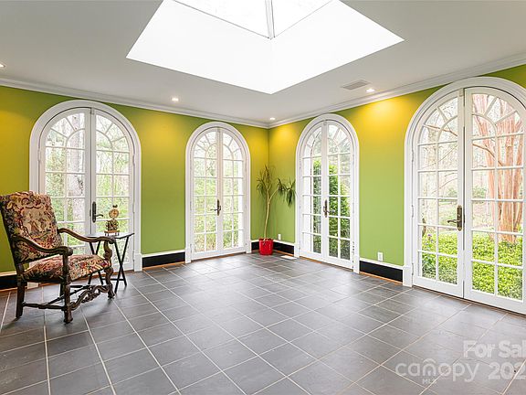 Asheville, North Carolina, 28803, United States, 7 Bedrooms Bedrooms, ,5 BathroomsBathrooms,Residential,Forsale,1886080