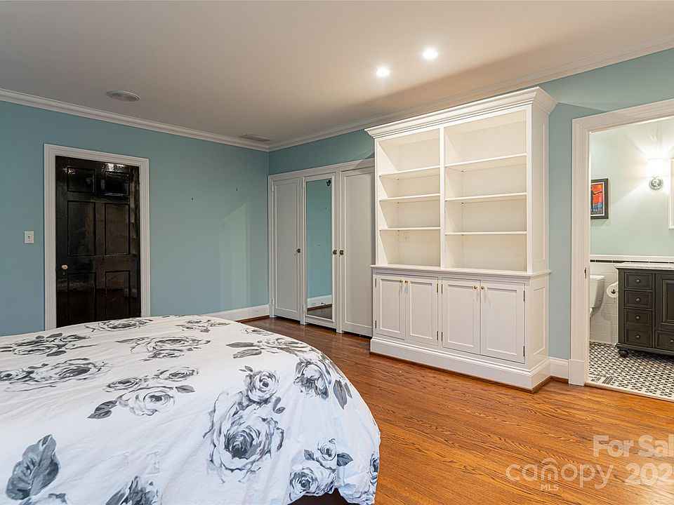 Asheville, North Carolina, 28803, United States, 7 Bedrooms Bedrooms, ,5 BathroomsBathrooms,Residential,Forsale,1886080