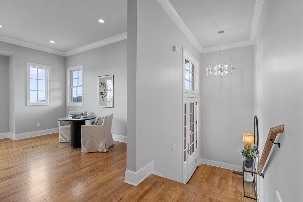 Chattanooga, Tennessee, 37405, United States, 4 Bedrooms Bedrooms, ,5.5 BathroomsBathrooms,Residential,Forsale,1894346