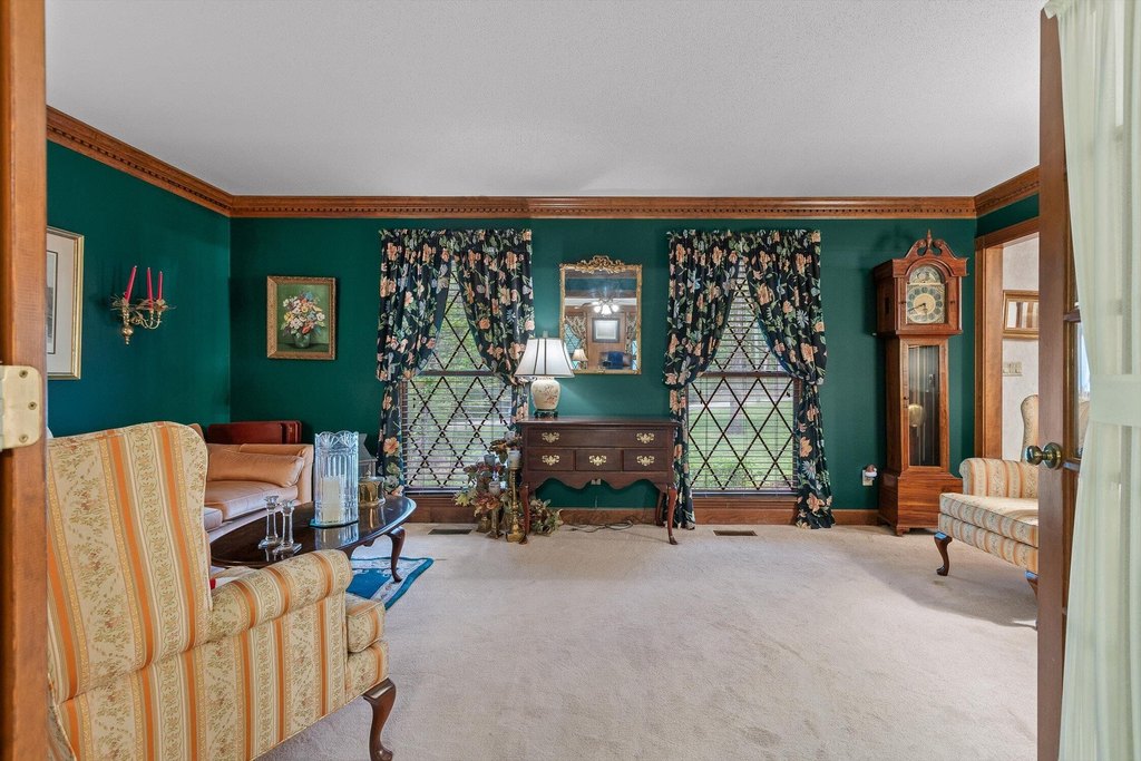 Signal Mountain, Tennessee, 37377, United States, 4 Bedrooms Bedrooms, ,2.5 BathroomsBathrooms,Residential,Forsale,1894386