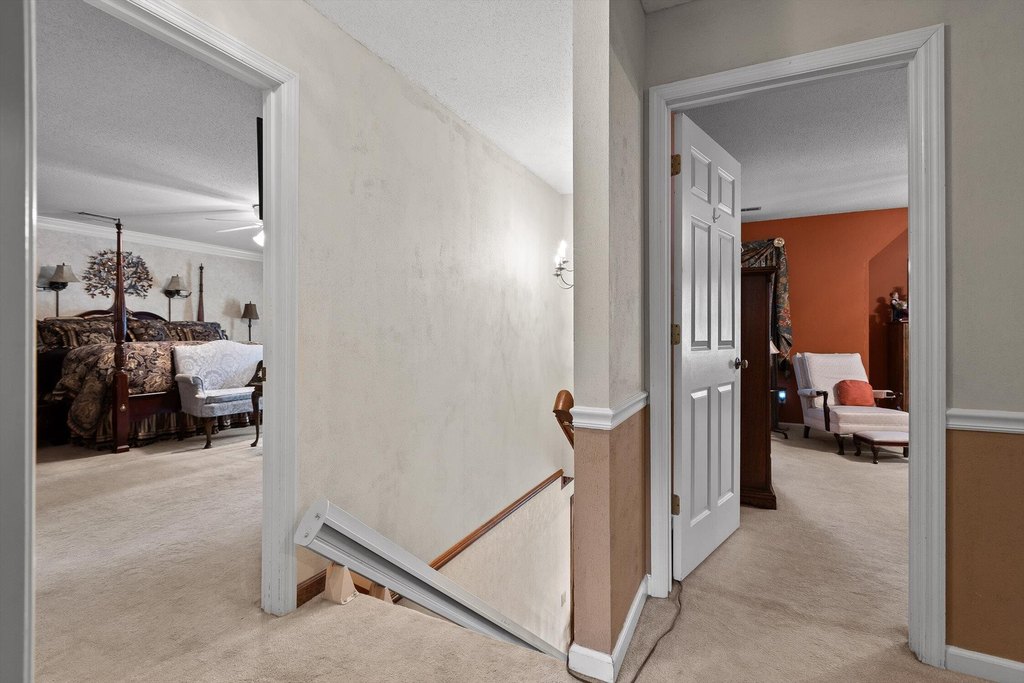 Signal Mountain, Tennessee, 37377, United States, 4 Bedrooms Bedrooms, ,2.5 BathroomsBathrooms,Residential,Forsale,1894386