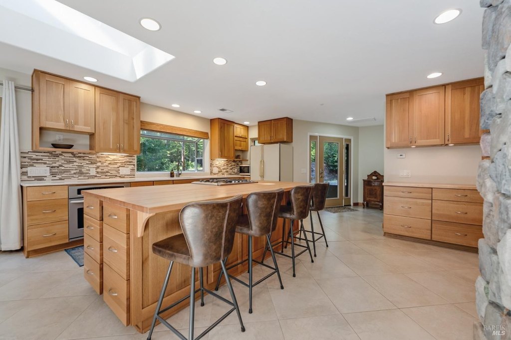 Jenner, California, 95450, United States, 2 Bedrooms Bedrooms, ,2.5 BathroomsBathrooms,Residential,Forsale,1918911