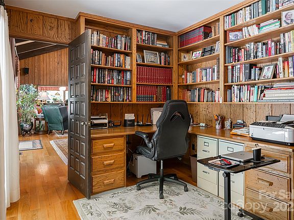 Asheville, North Carolina, 28803, United States, 6 Bedrooms Bedrooms, ,6 BathroomsBathrooms,Residential,Forsale,1886079