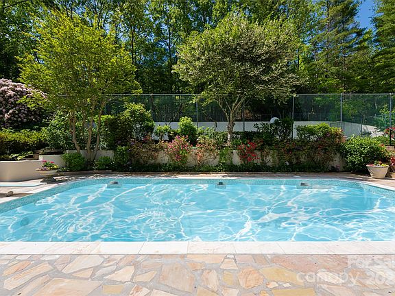 Asheville, North Carolina, 28803, United States, 6 Bedrooms Bedrooms, ,6 BathroomsBathrooms,Residential,Forsale,1886079