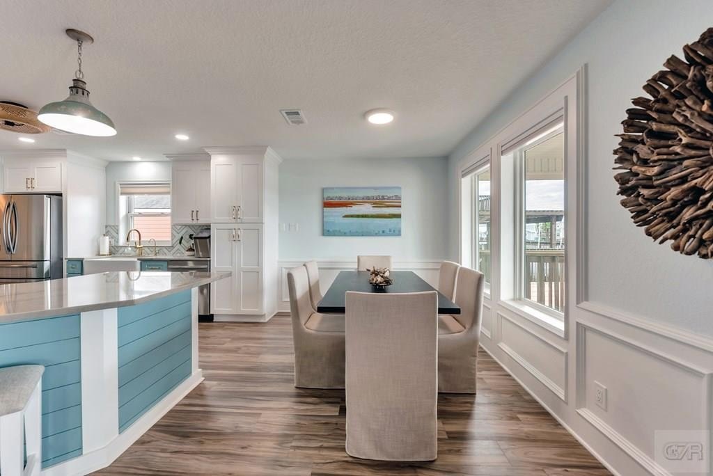 Tiki Island, Texas, 77554, United States, 2 Bedrooms Bedrooms, ,2.5 BathroomsBathrooms,Residential,Forsale,1953101