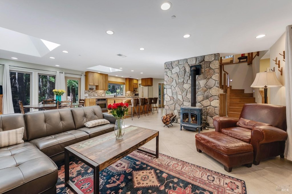 Jenner, California, 95450, United States, 2 Bedrooms Bedrooms, ,2.5 BathroomsBathrooms,Residential,Forsale,1918911