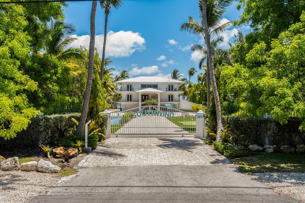 Lower Matecumbe, Florida, 33036, United States, 5 Bedrooms Bedrooms, ,6.5 BathroomsBathrooms,Residential,Forsale,1971976