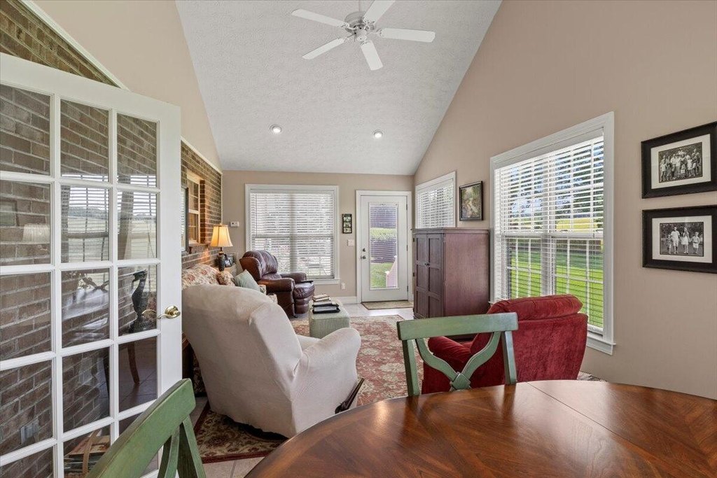 Jefferson City, Tennessee, 37760, United States, 4 Bedrooms Bedrooms, ,2.5 BathroomsBathrooms,Residential,Forsale,1919016