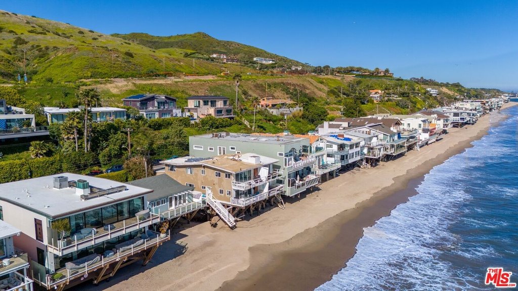 Malibu, California, 90265, United States, 3 Bedrooms Bedrooms, ,3 BathroomsBathrooms,Residential,Forsale,1922128