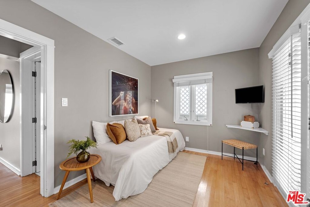 Malibu, California, 90265, United States, 3 Bedrooms Bedrooms, ,3 BathroomsBathrooms,Residential,Forsale,1922128