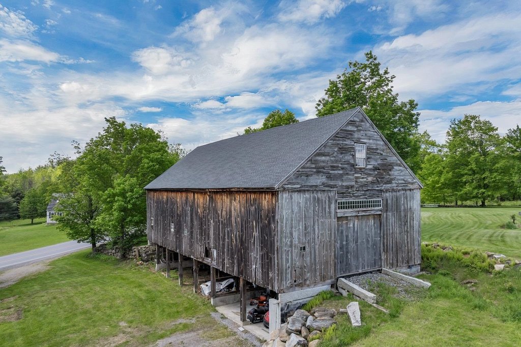 Weare, New Hampshire, 03281, United States, 4 Bedrooms Bedrooms, ,2.5 BathroomsBathrooms,Residential,Forsale,1952917