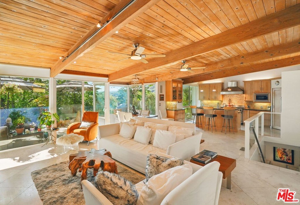Calabasas, California, 91302, United States, 4 Bedrooms Bedrooms, ,3 BathroomsBathrooms,Residential,Forsale,1922115